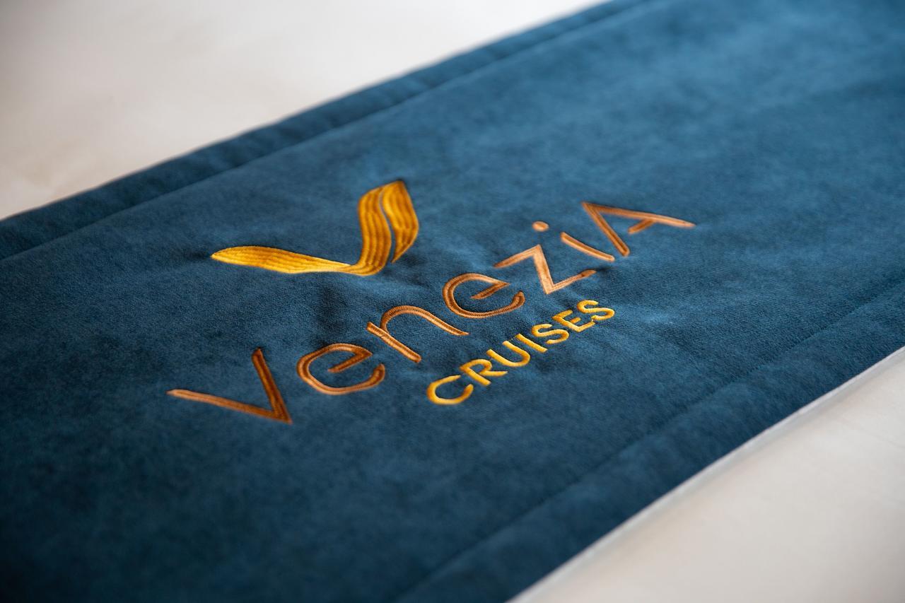 Venezia Cruises Hotel Ха Лонг Екстериор снимка